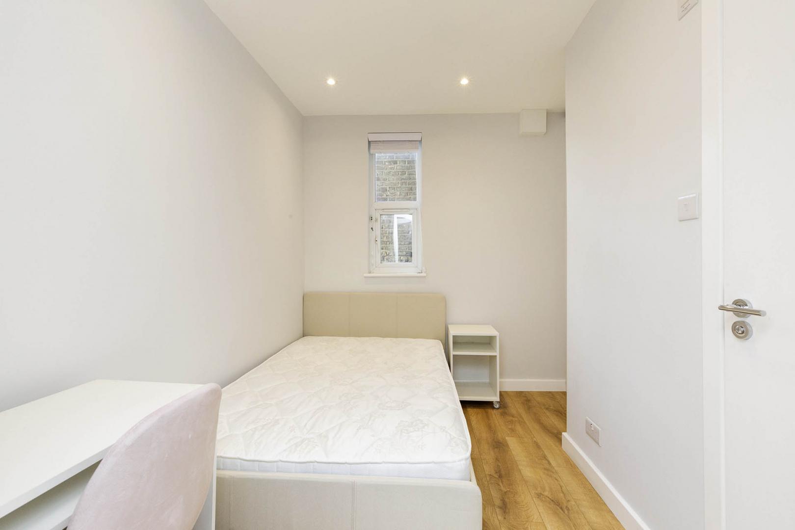 Newly refurbished one bed close to regents park and mins to tube Bell Street, Marylebone